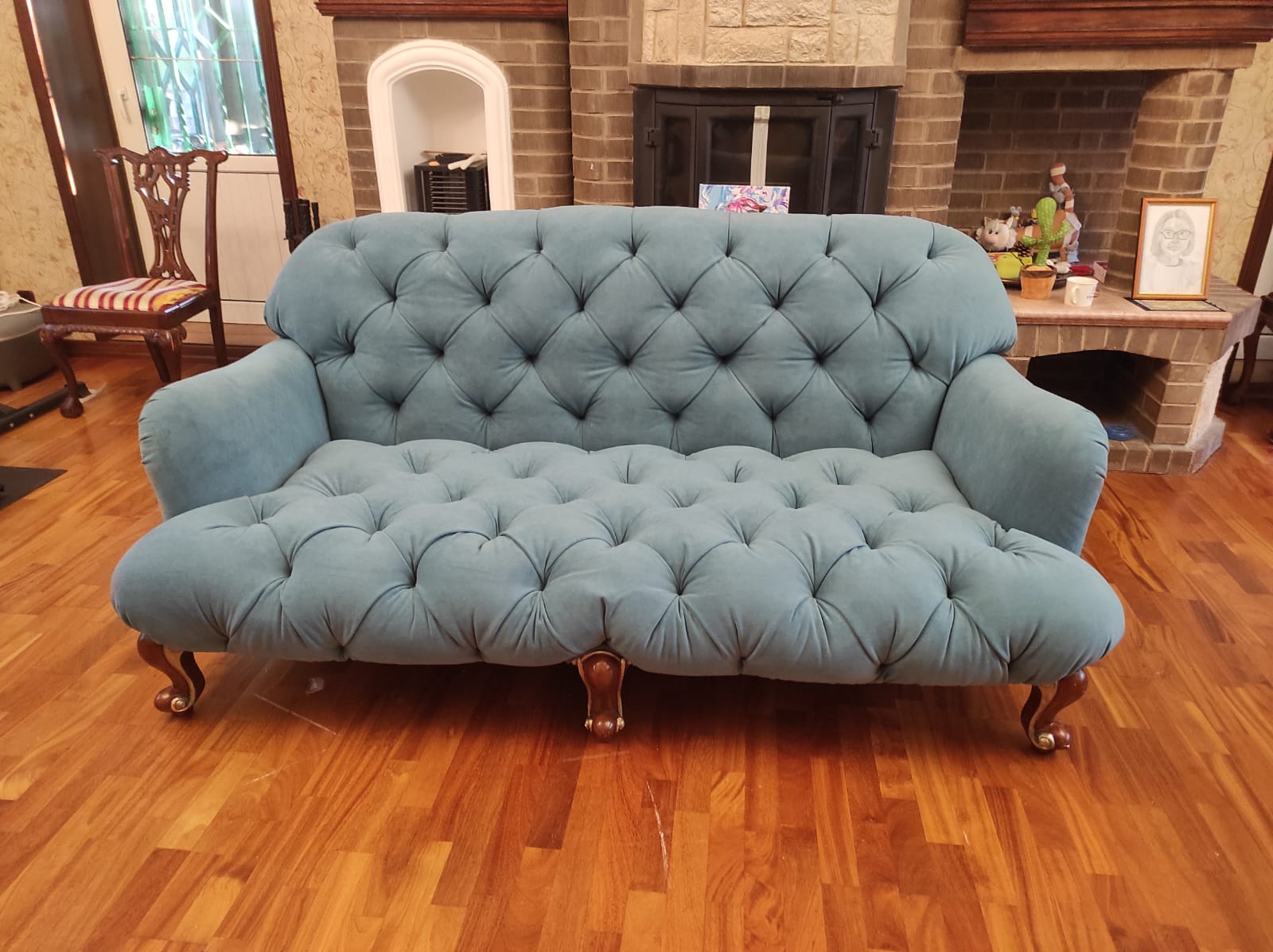 Перетяжка дивана. Суворов